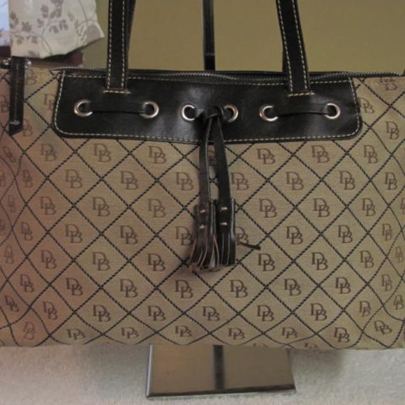 Dooney Bourke Vintage Women’s Brown and Beige Canvas handbag Leather trim - Picture 3 of 14